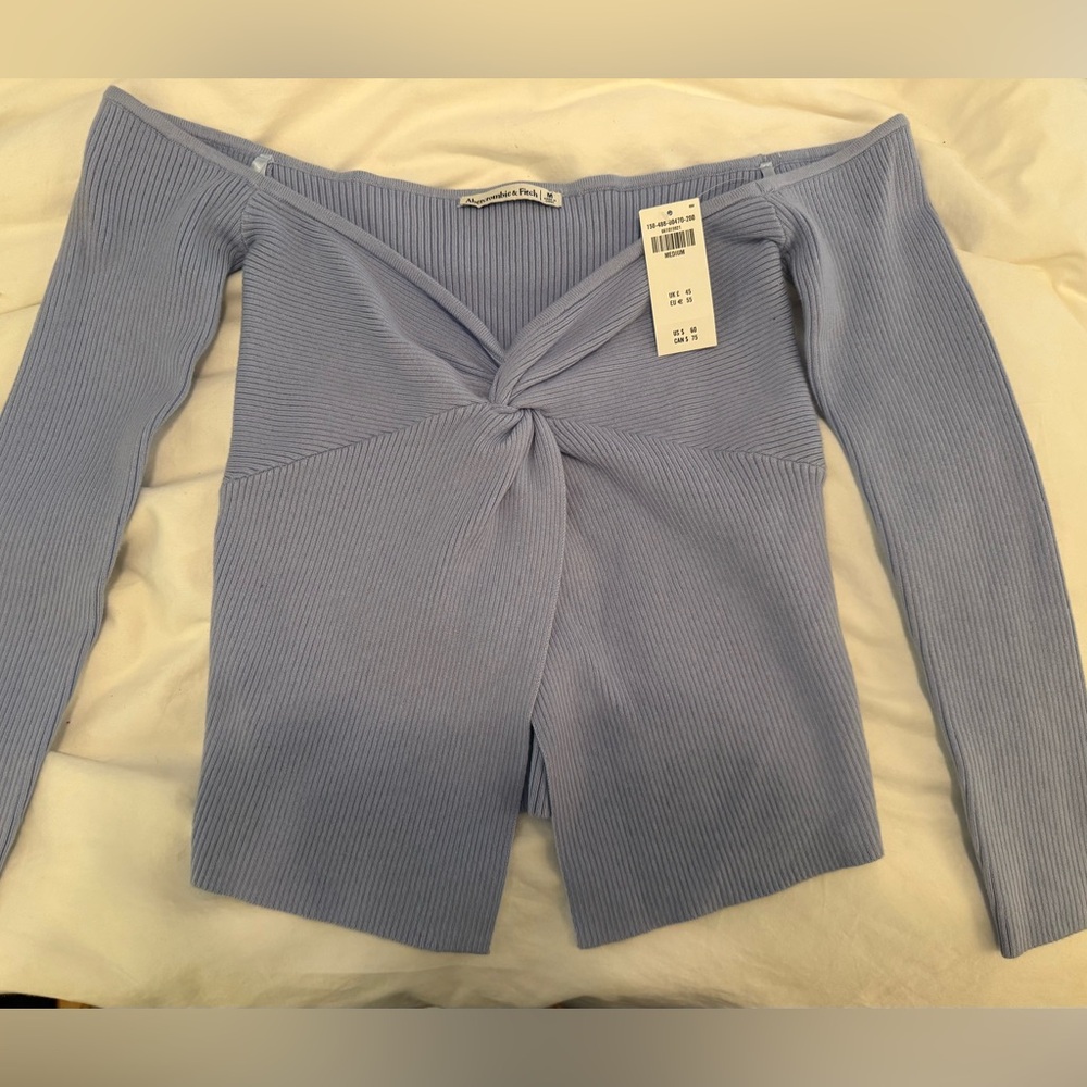 New Abercrombie Women’s Off the Shoulder Twisted Sweater in Lavender